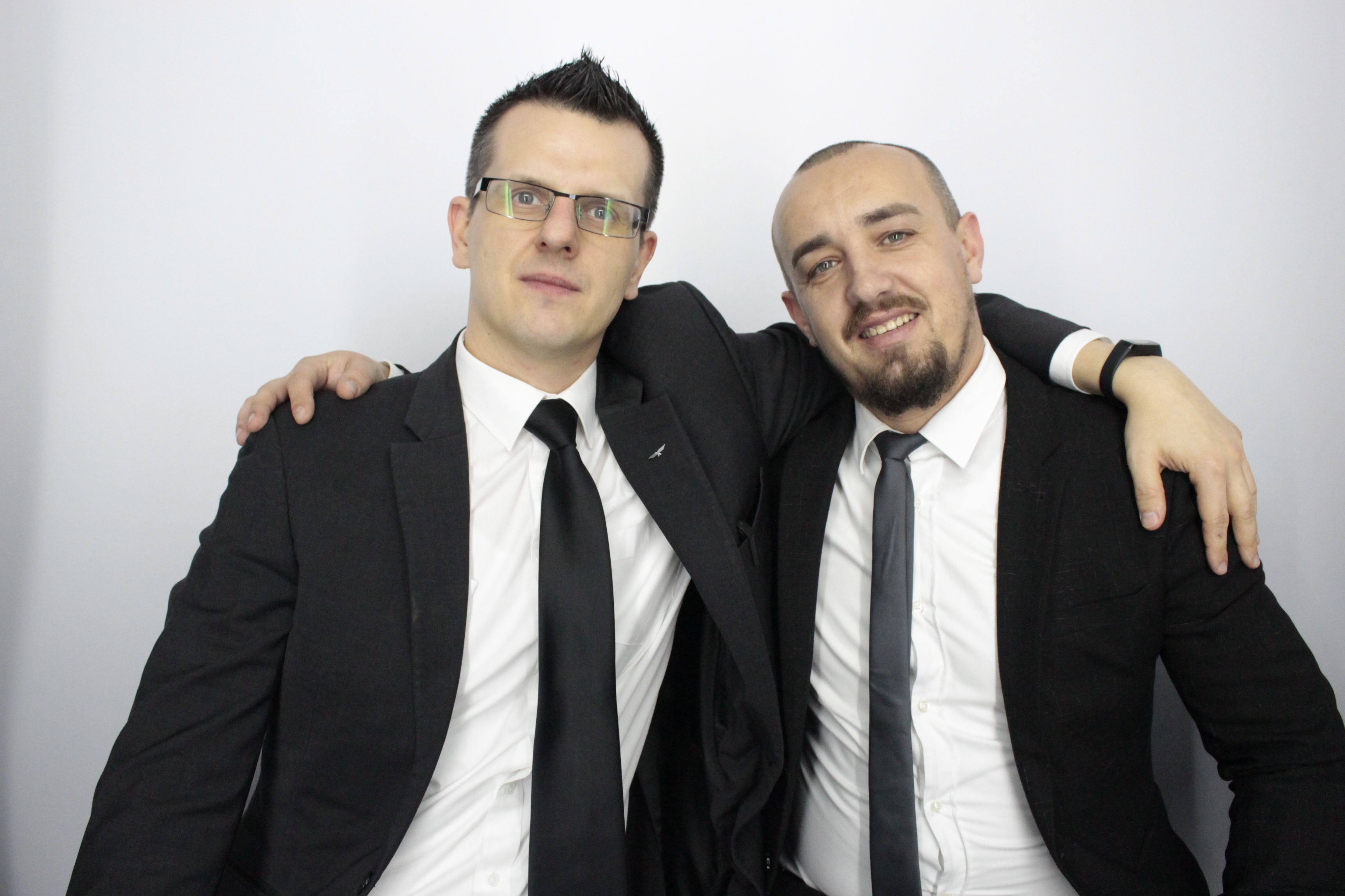 End of Year Party – Aviator  | View more photos from the event at gallery.myphotoboothexperience.co.uk/u/MyPhotoBoothExperienceLtd/End-of-Year-Party-–-Aviator